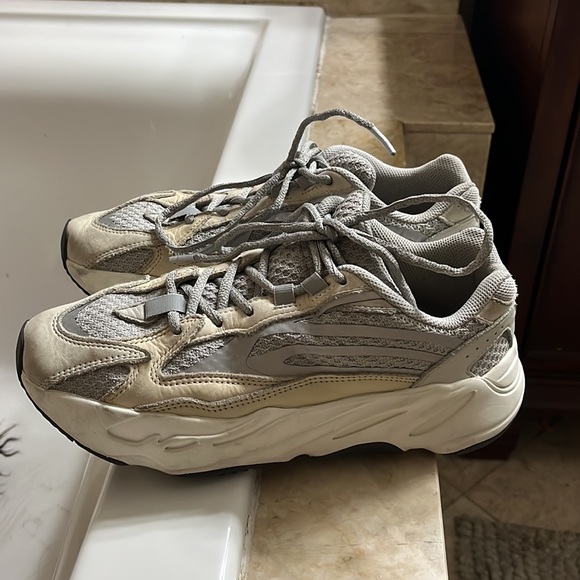 As Is NO RETURN Yeezys 100% Authentic - Picture 3 of 7